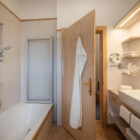 Manzl Apartment *