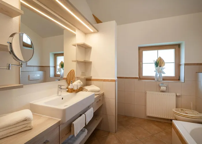 Manzl * 호프가르텐 임 브릭젠탈